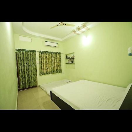 Shree Vinayak Guest House 乌贾因 外观 照片